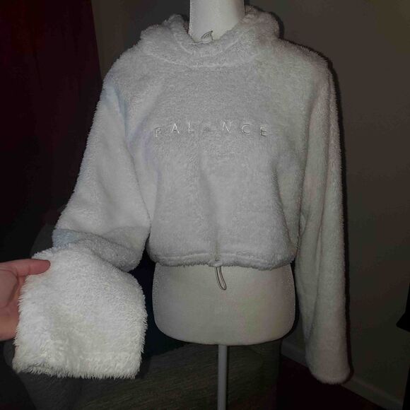 Balance Athletica White Crop Pullover L - Picture 7 of 11